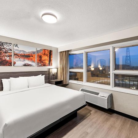 Отель Clarion Pointe Rhinelander Downtown Экстерьер фото