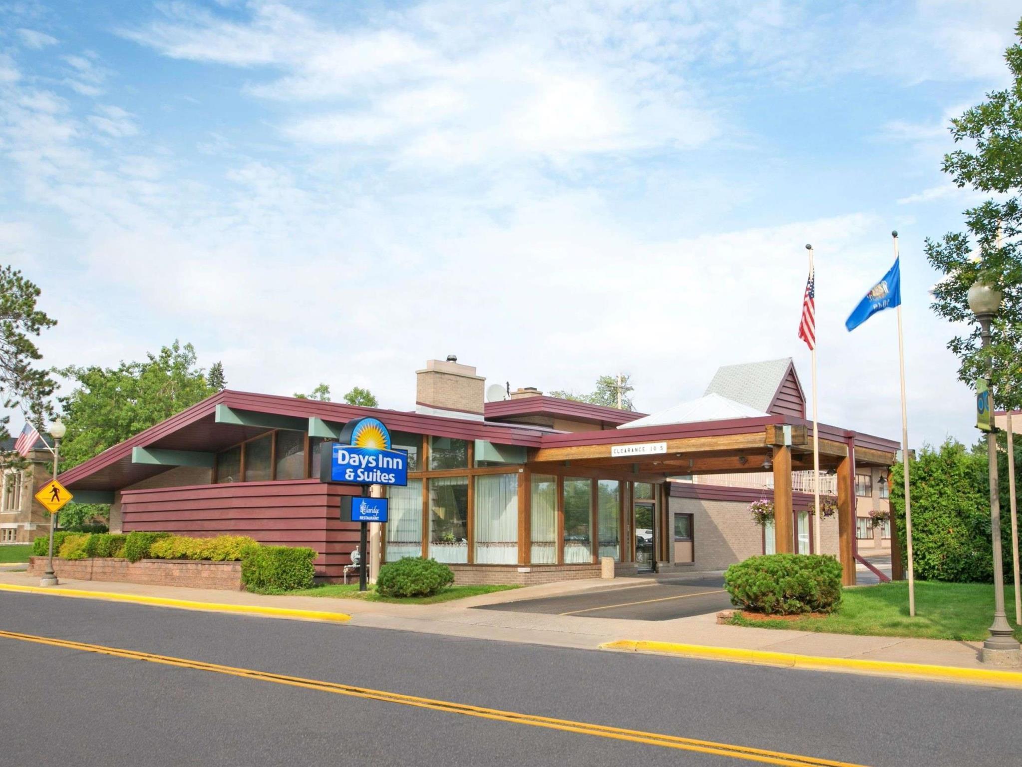 Отель Clarion Pointe Rhinelander Downtown Экстерьер фото