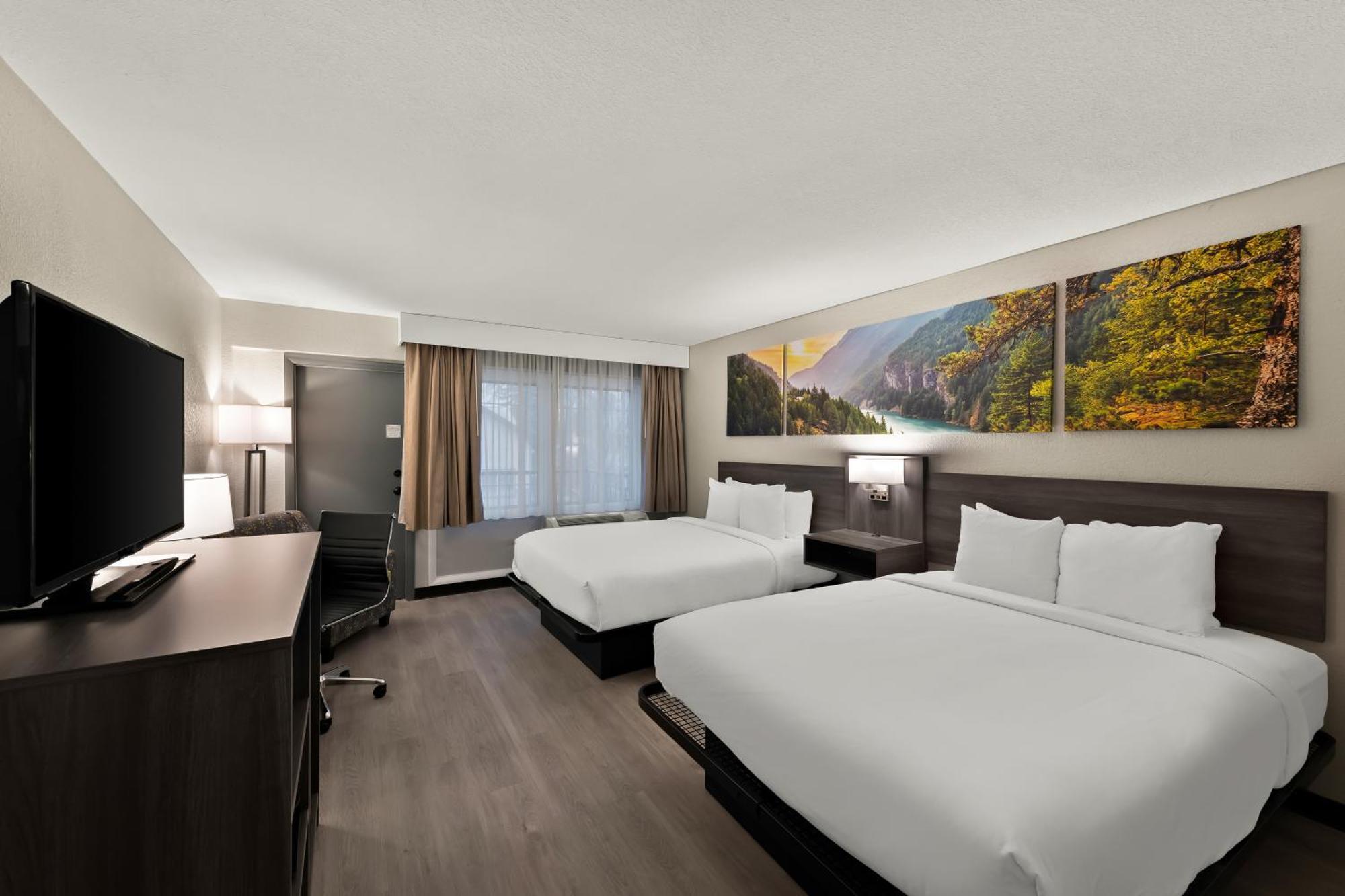 Отель Clarion Pointe Rhinelander Downtown Экстерьер фото