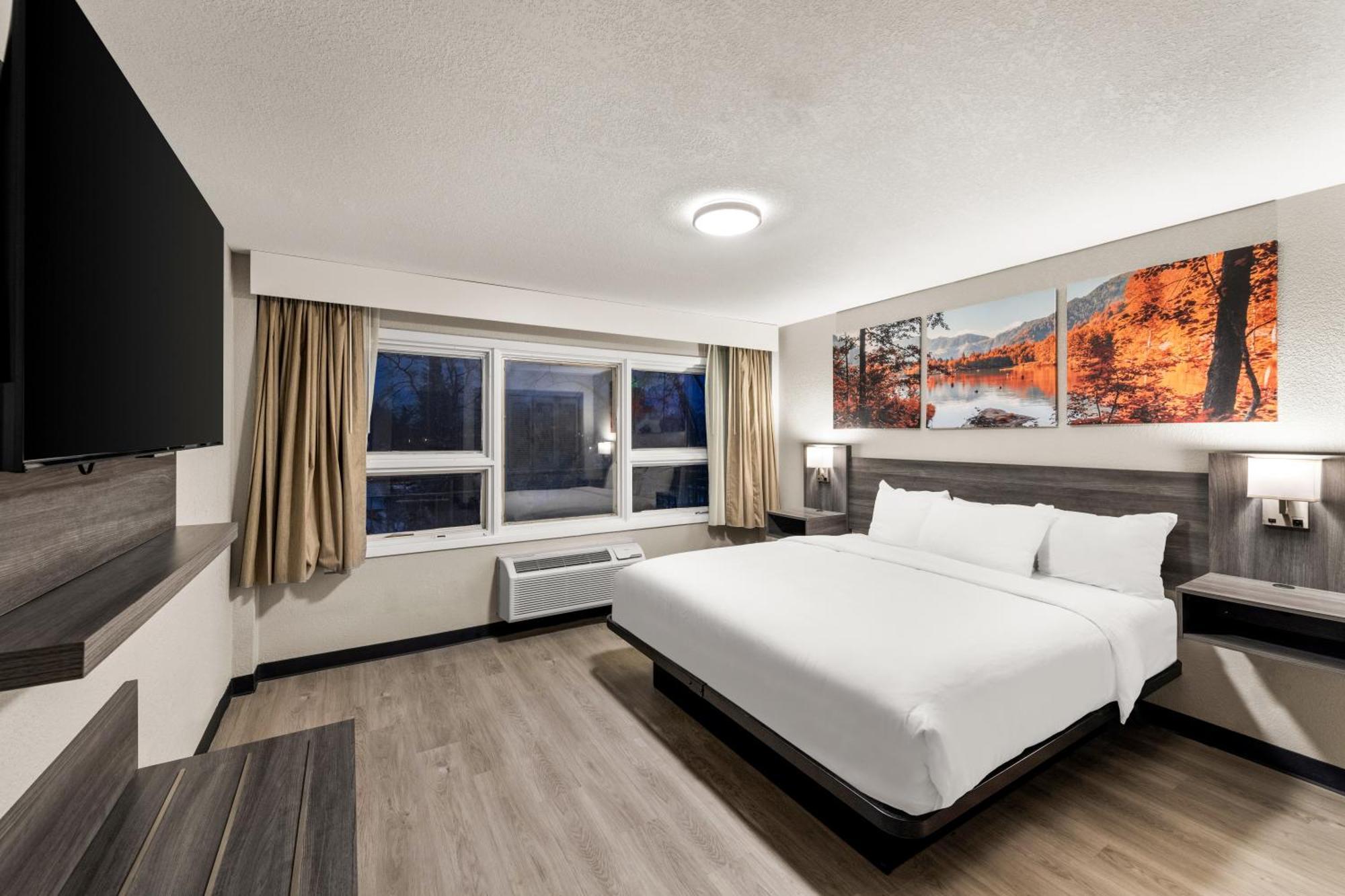 Отель Clarion Pointe Rhinelander Downtown Экстерьер фото