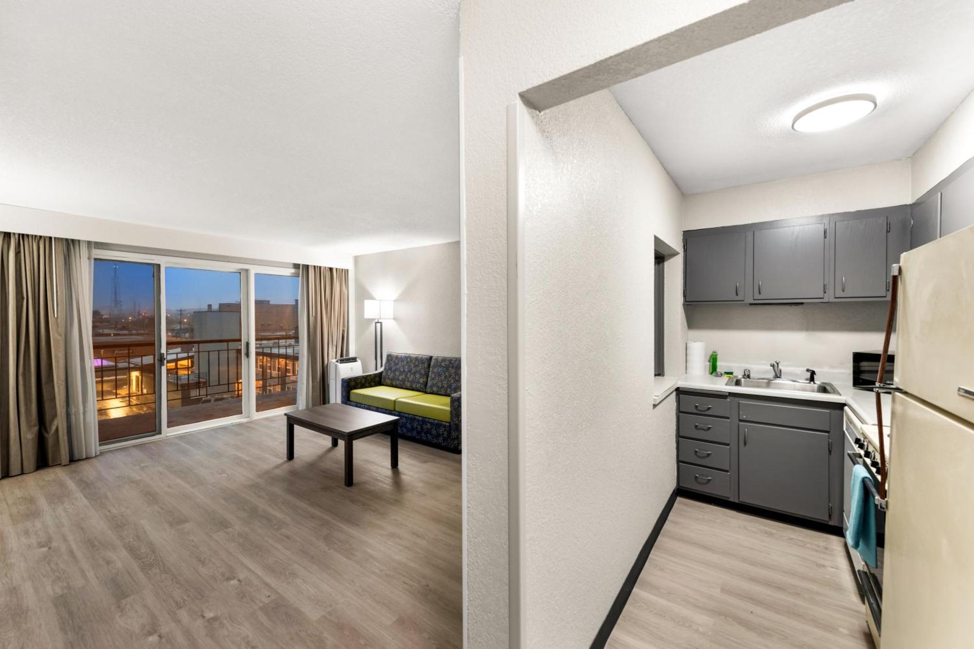 Отель Clarion Pointe Rhinelander Downtown Экстерьер фото
