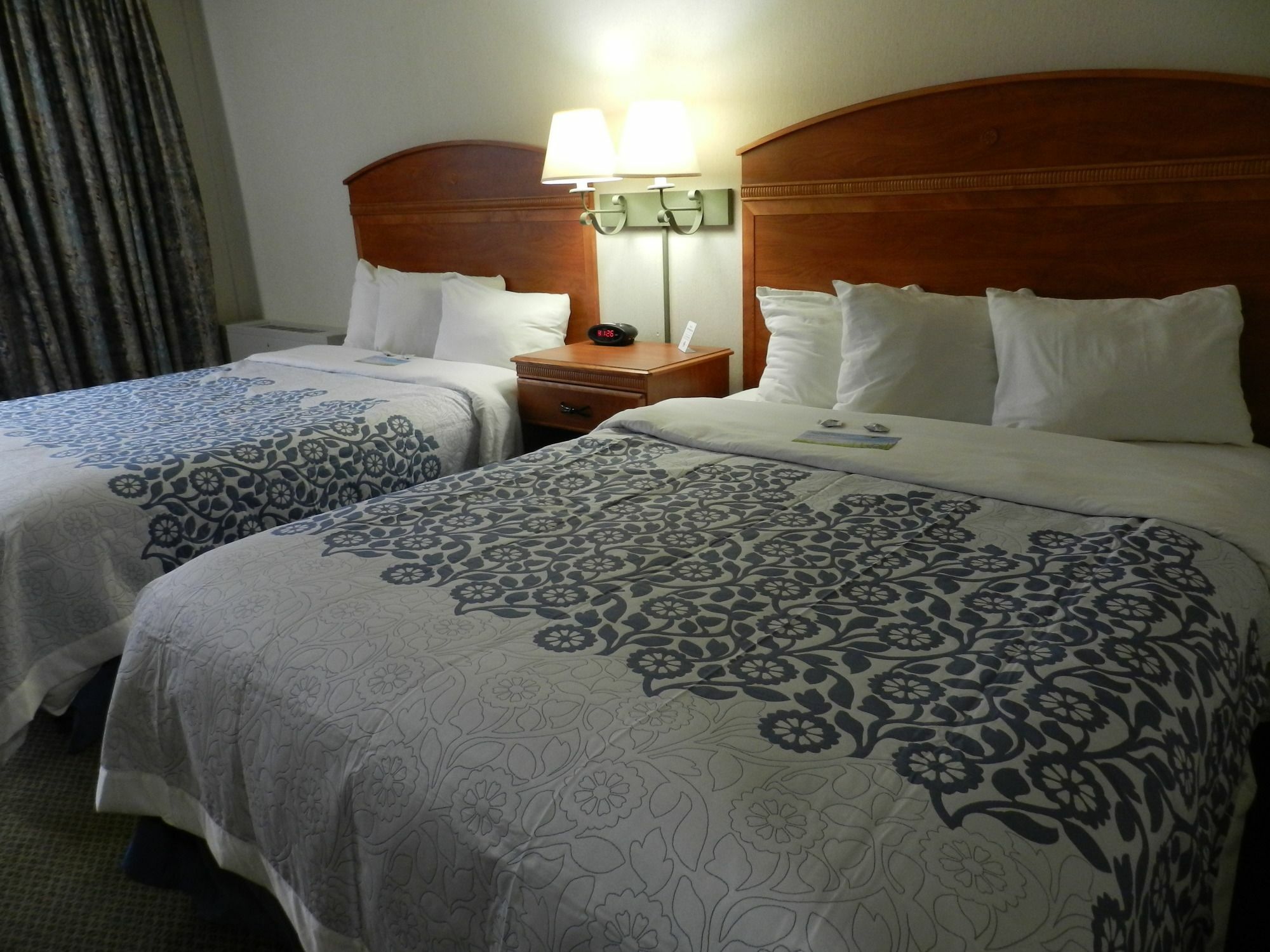 Отель Clarion Pointe Rhinelander Downtown Экстерьер фото