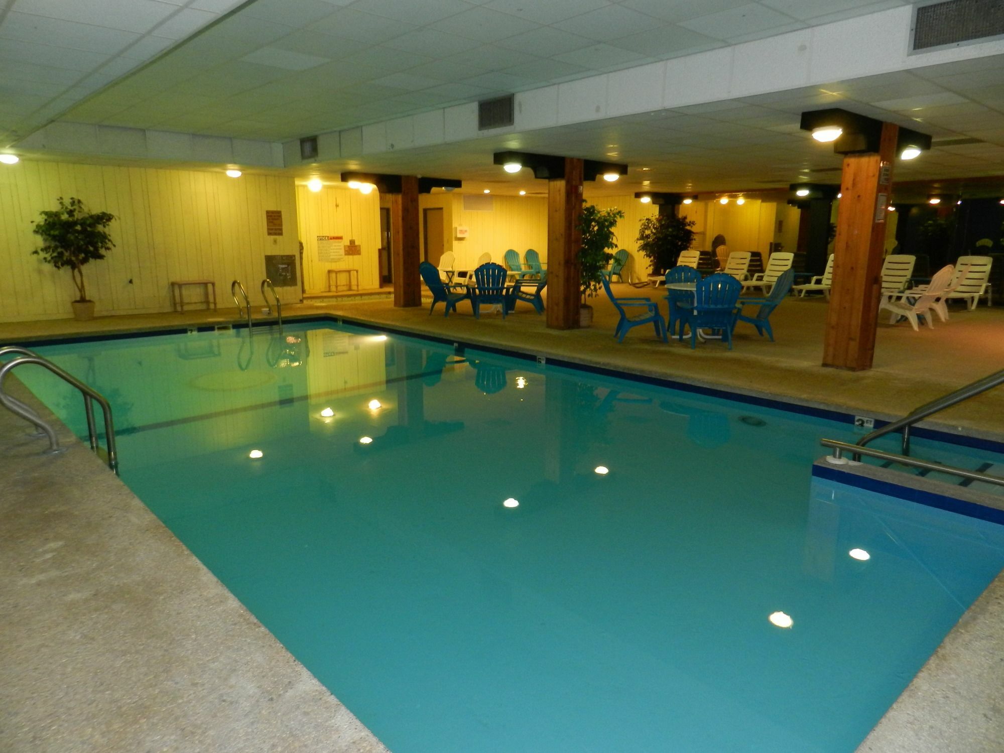 Отель Clarion Pointe Rhinelander Downtown Экстерьер фото