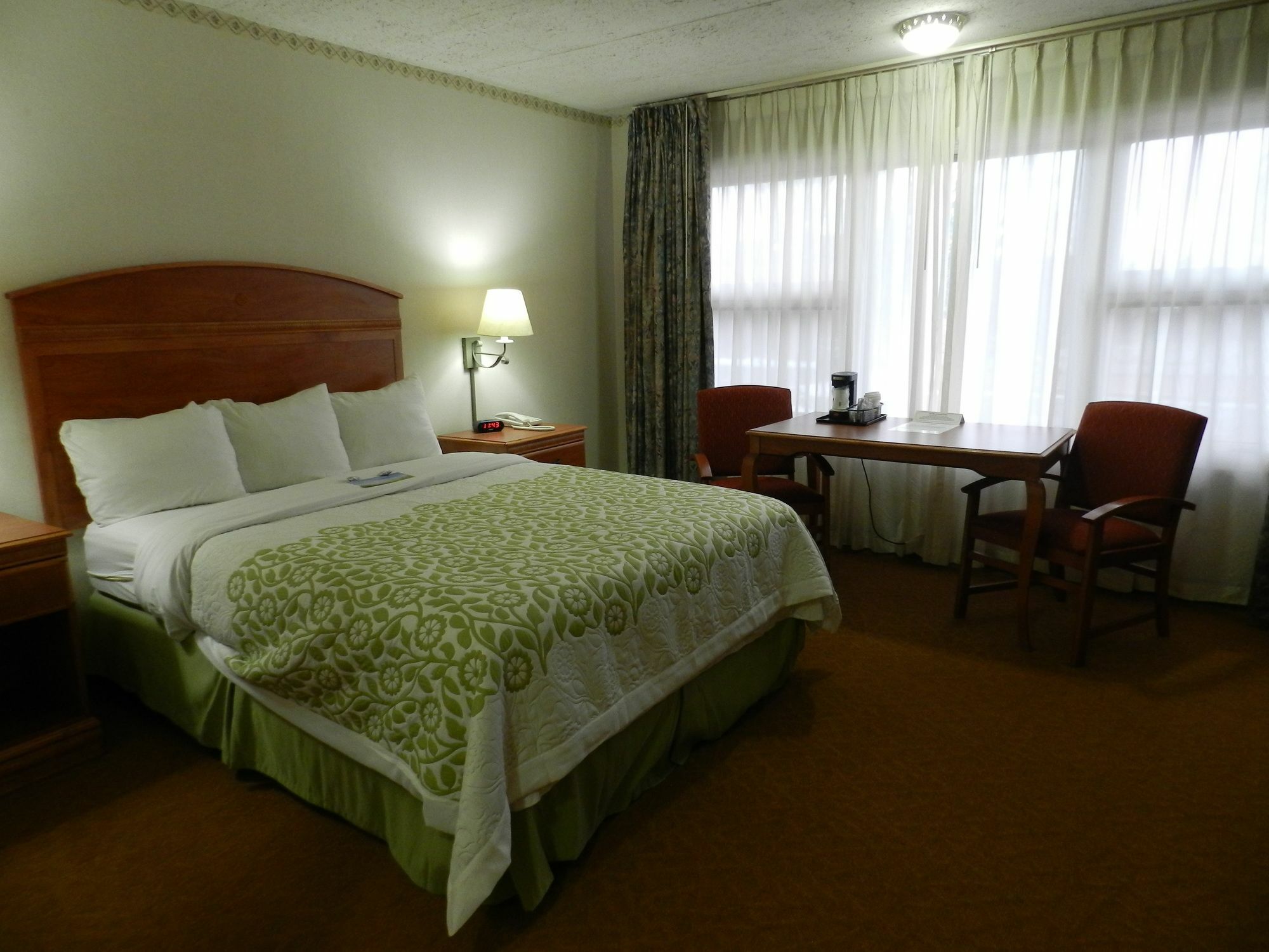 Отель Clarion Pointe Rhinelander Downtown Экстерьер фото