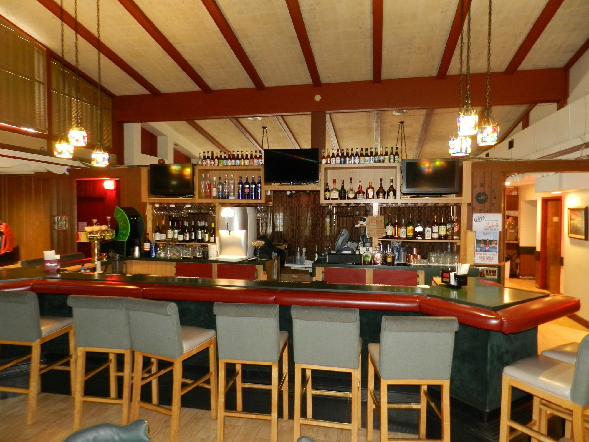 Отель Clarion Pointe Rhinelander Downtown Экстерьер фото